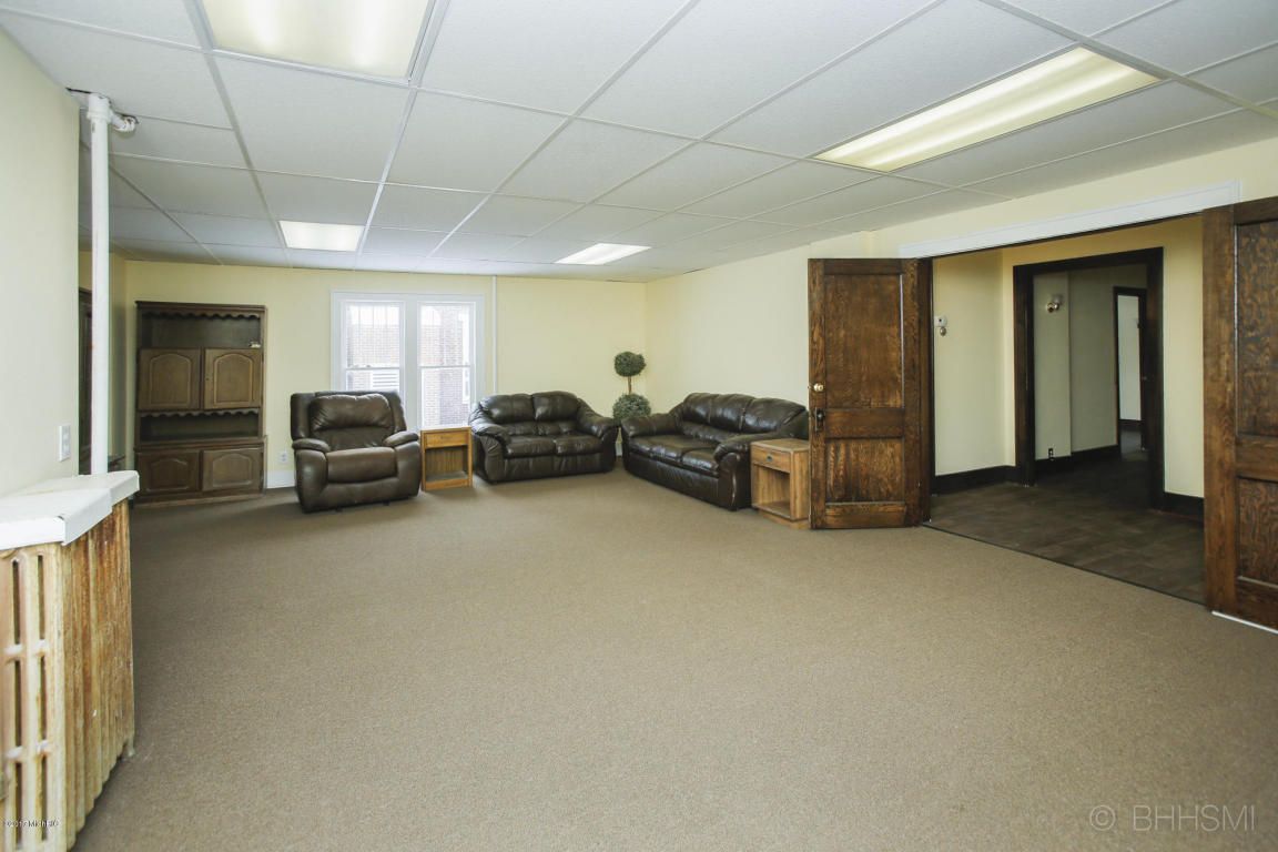 200-316 Trowbridge Street, Allegan, MI 49010
